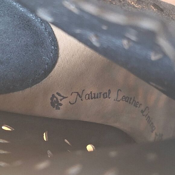 Sofft Millard Peep-Toe Bootie Black Leather Scalloped Laser Cut Zip COMFORT 10 - Picture 15 of 16